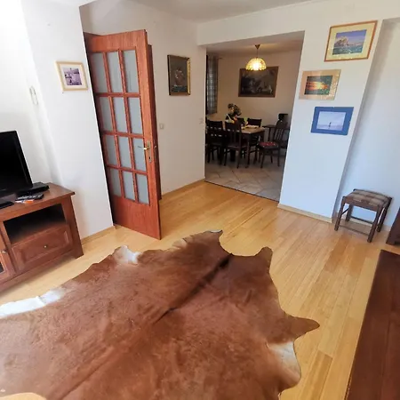 In Mit Privatem Parkplatz By Interhome Apartamento