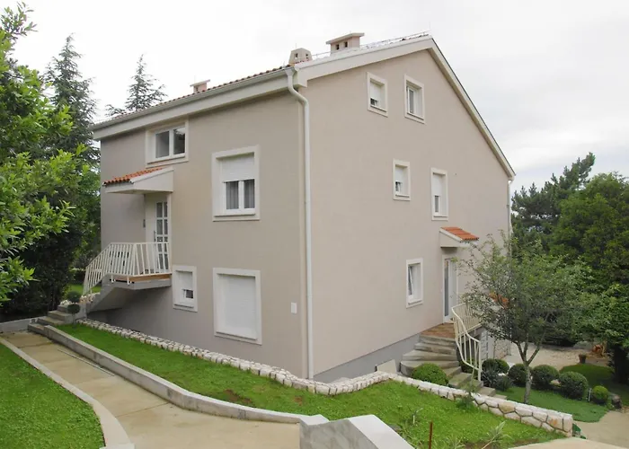 Apartamento In Mit Privatem Parkplatz By Interhome Selce
