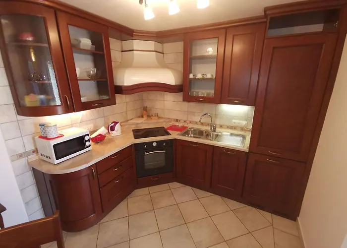 In Mit Privatem Parkplatz By Interhome Apartment *